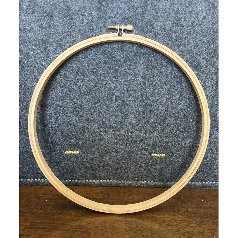 Wood Embroidery Hoop Round 9‎ Inch Made in Taiwan Vintage Tension Screw